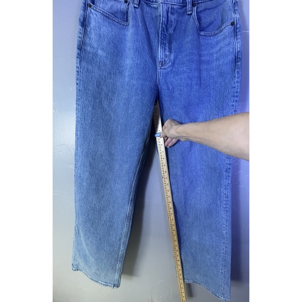 A&F High Rise 90's Relaxed Size 30 Med. Blue Color Cowboy Boot Embroidery - Picture 8 of 8